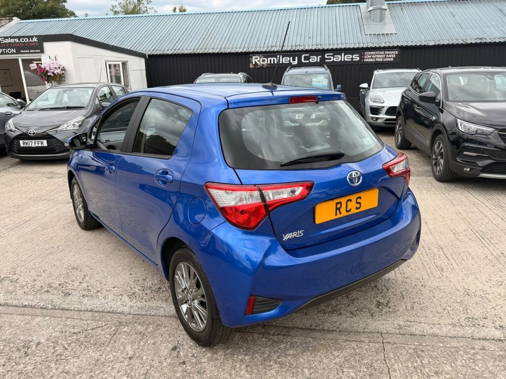 Toyota Yaris Hatchback Blue #4