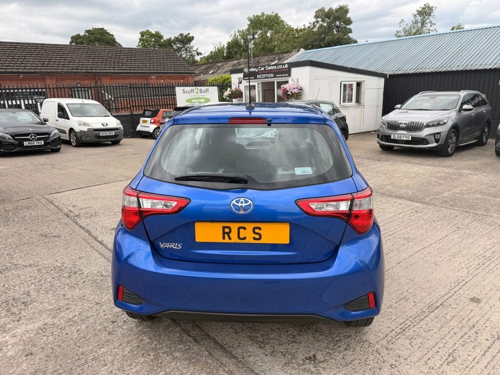Toyota Yaris Hatchback Blue #3