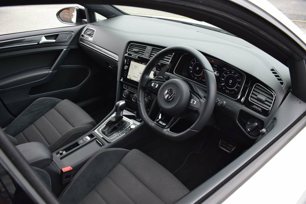 Volkswagen Golf 2L R DA19SNJ White #3