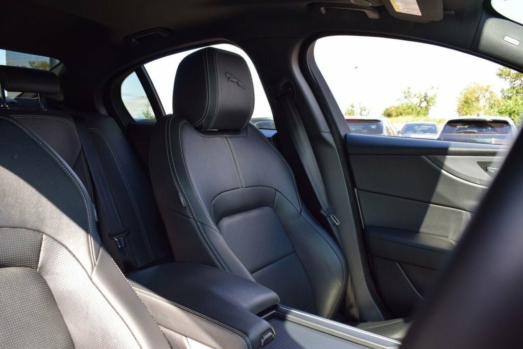 Jaguar XE 2L R-dynamic S White #5
