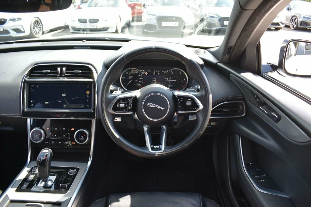 Jaguar XE 2.0I R-dynamic Black Saloon Euro 6 Black #23