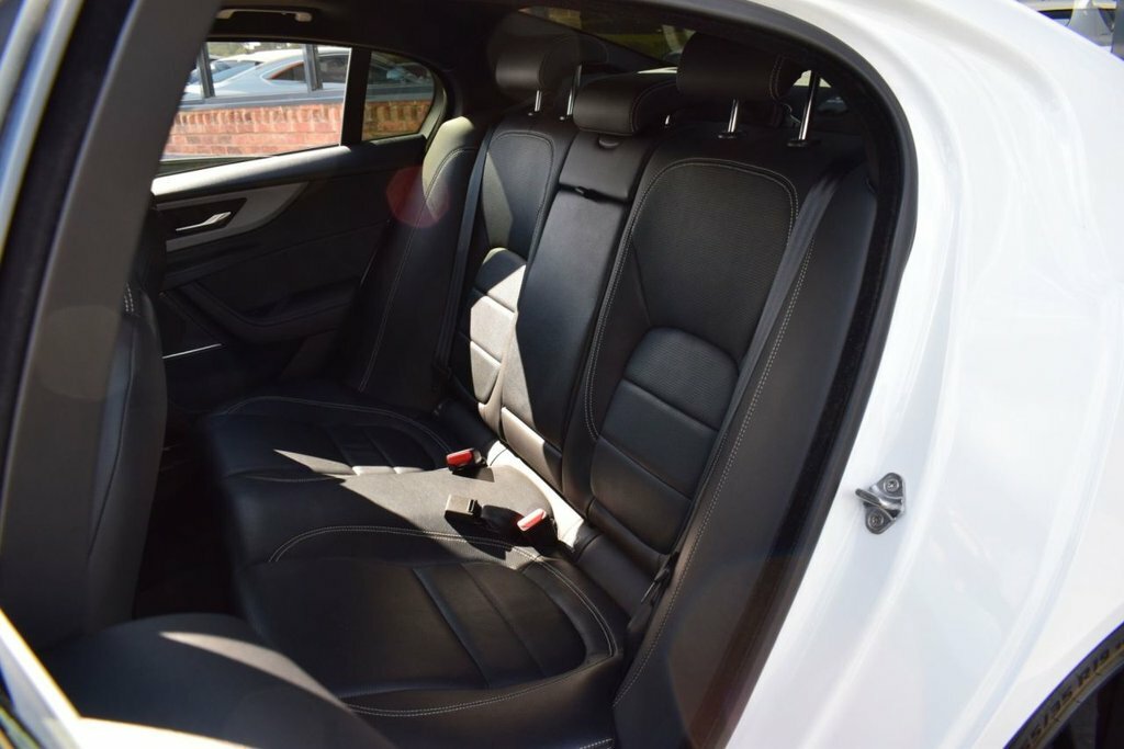 Jaguar XE 2.0I R-dynamic Black Saloon Euro 6 Black #28