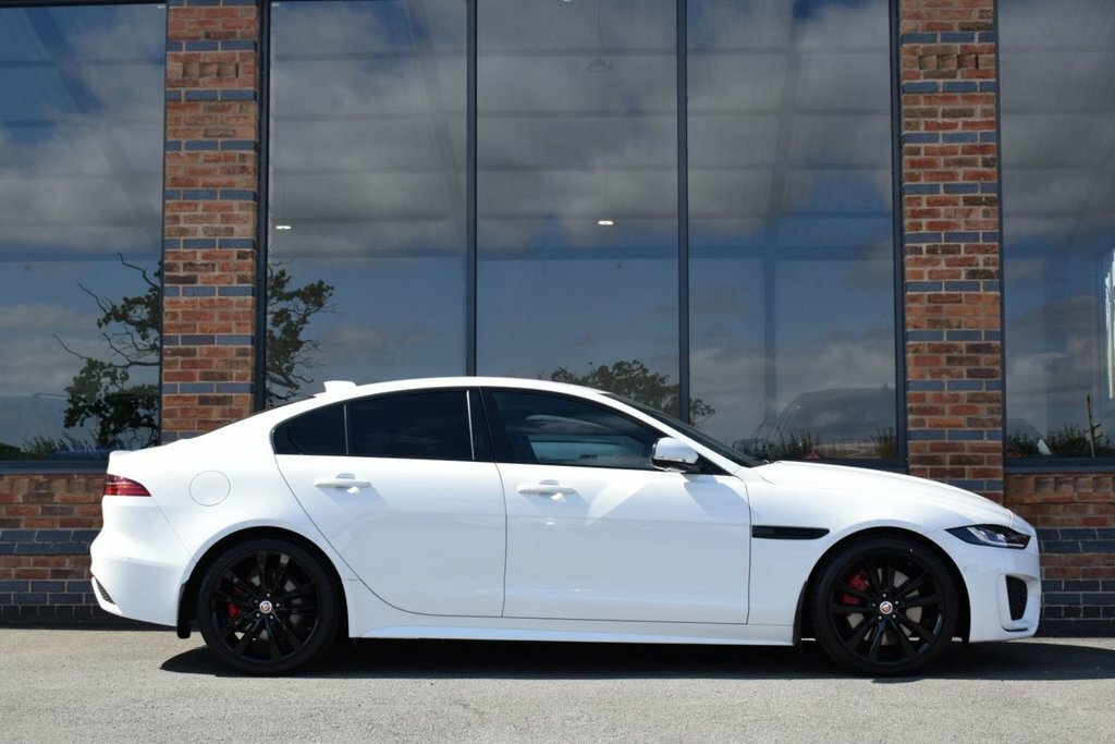 Jaguar XE 2.0I R-dynamic Black Saloon Euro 6 Black #9