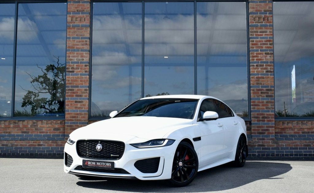 Jaguar XE 2L R-dynamic S White