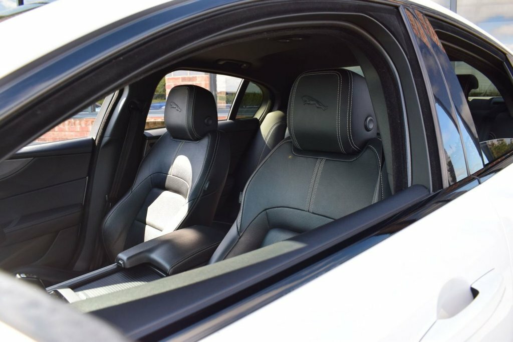 Jaguar XE 2.0I R-dynamic Black Saloon Euro 6 Black #24