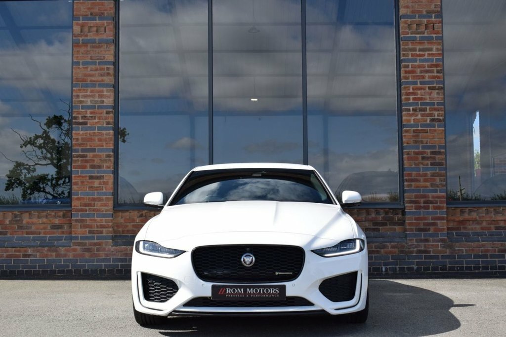 Jaguar XE 2L R-dynamic S White #4