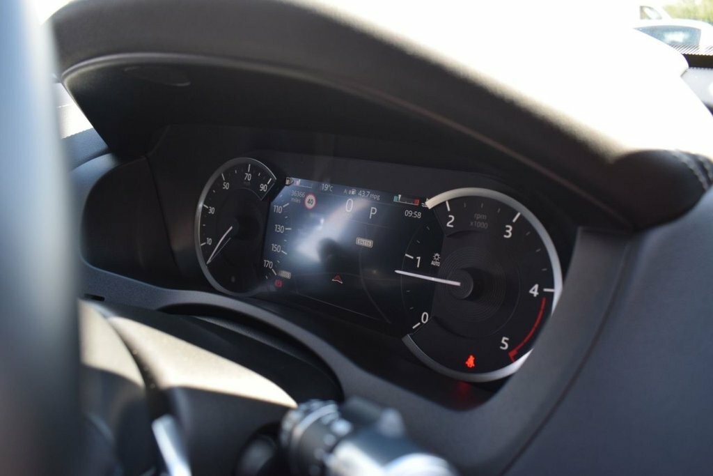 Jaguar XE 2.0I R-dynamic Black Saloon Euro 6 Black #12