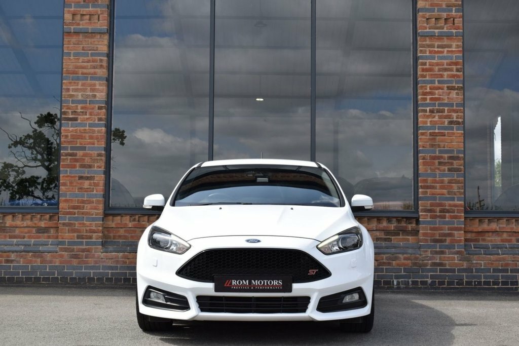 Ford Focus 2L St-3 White #4