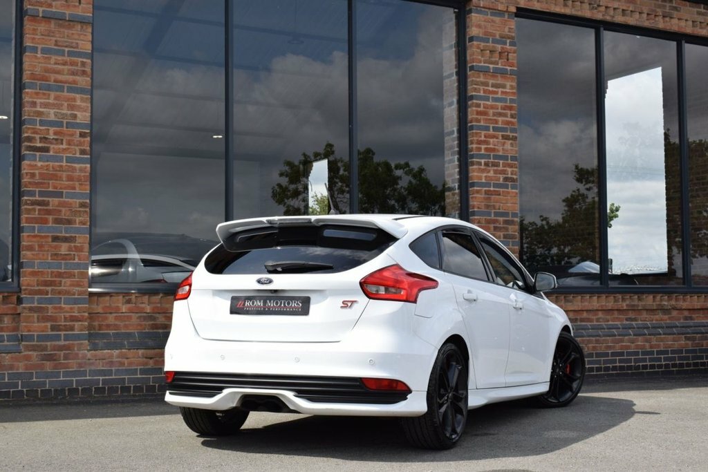 Ford Focus 2L St-3 White #2