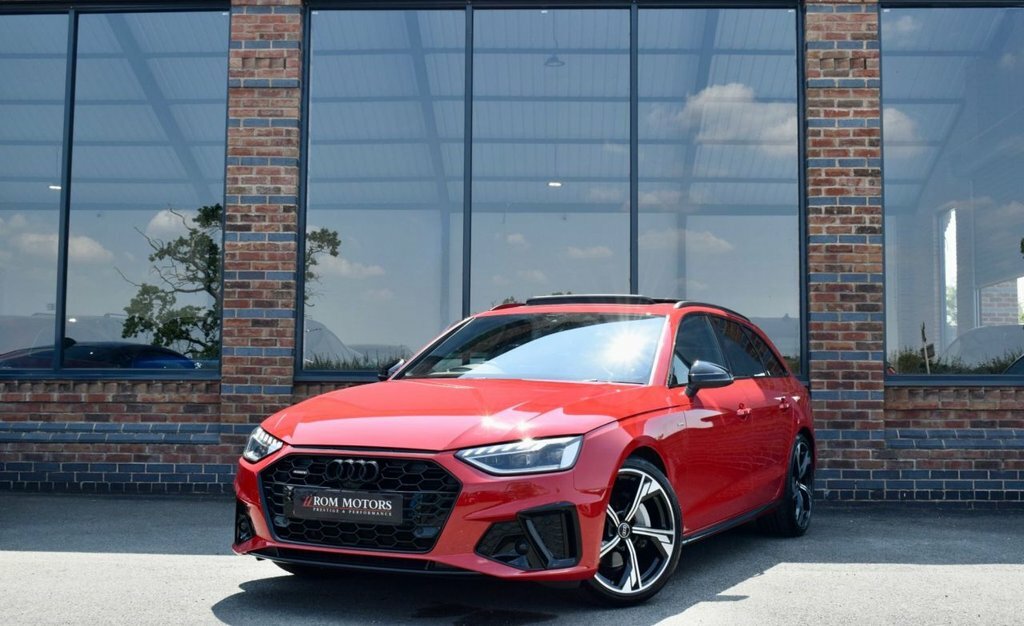 Audi A4 Avant 2L Black Edition Red