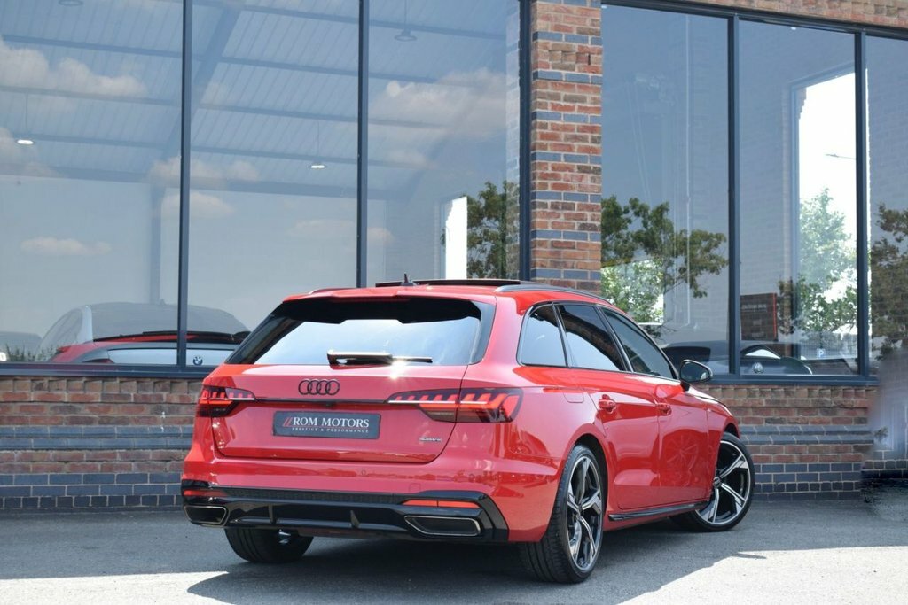 Audi A4 Avant 2L Black Edition Red #2
