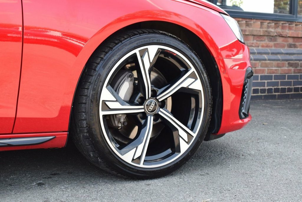 Audi A4 Avant Technik Black #48