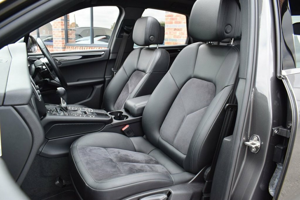 Porsche Macan Black #30