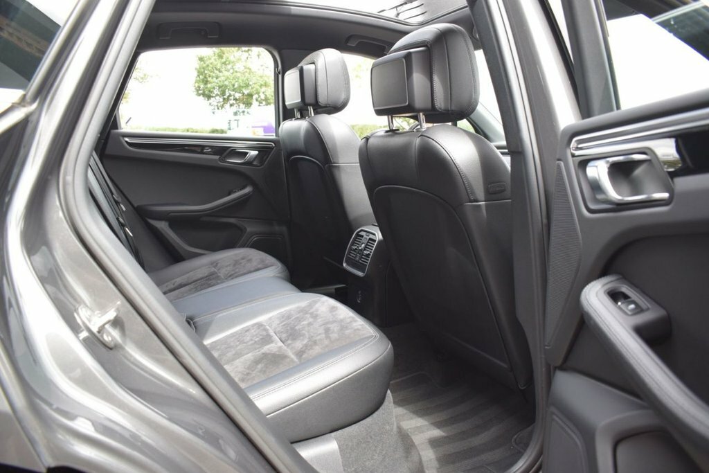 Porsche Macan Black #19