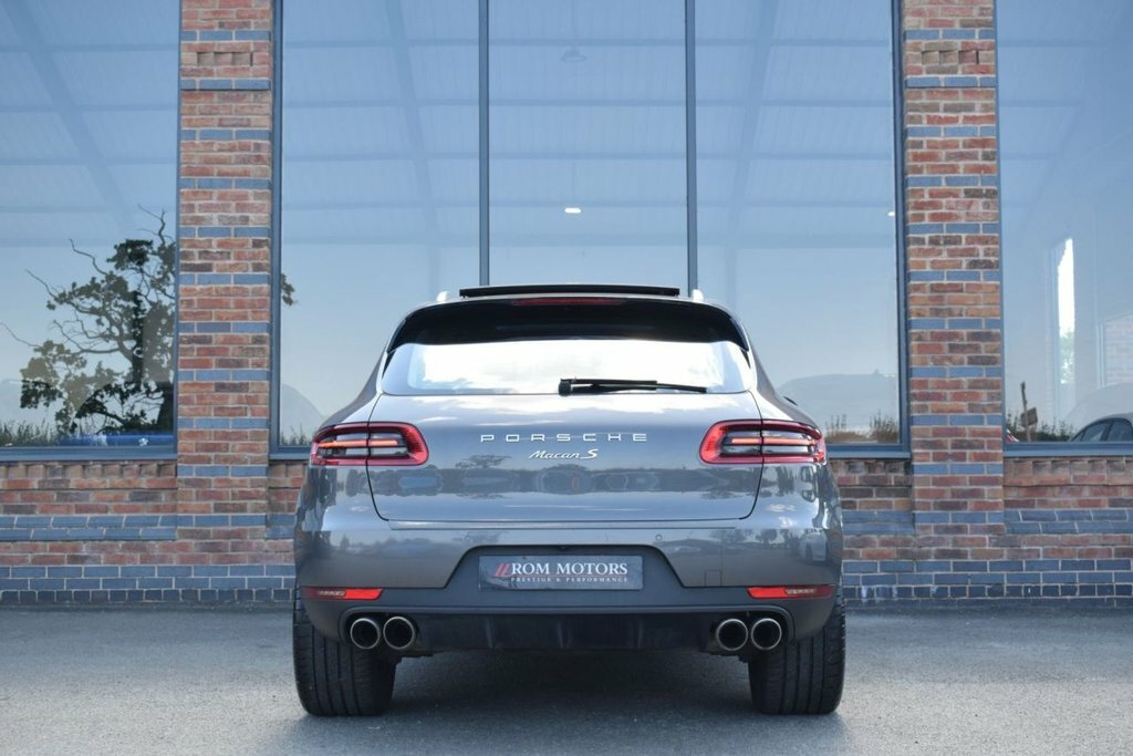 Porsche Macan Black #8