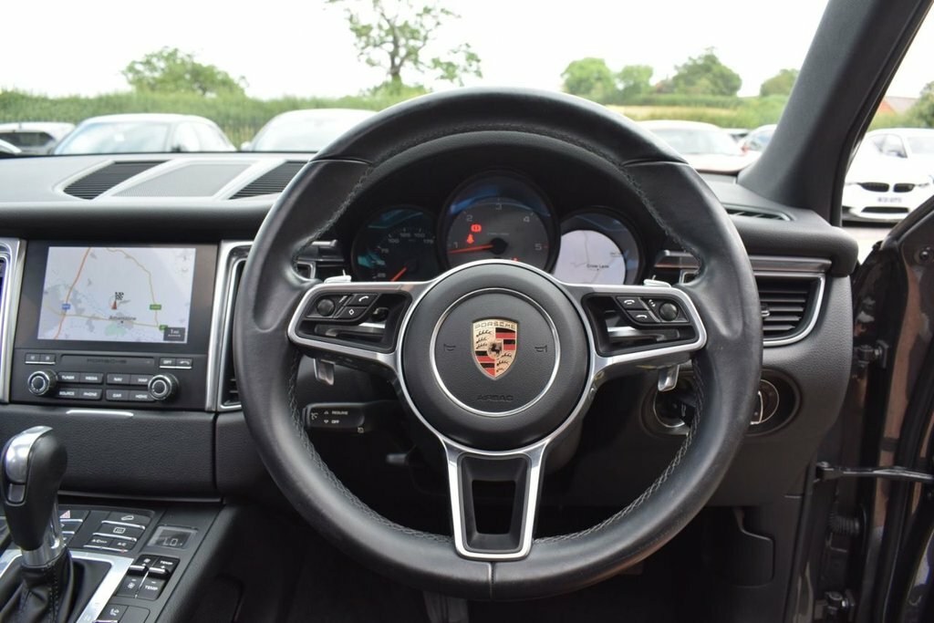 Porsche Macan Black #10