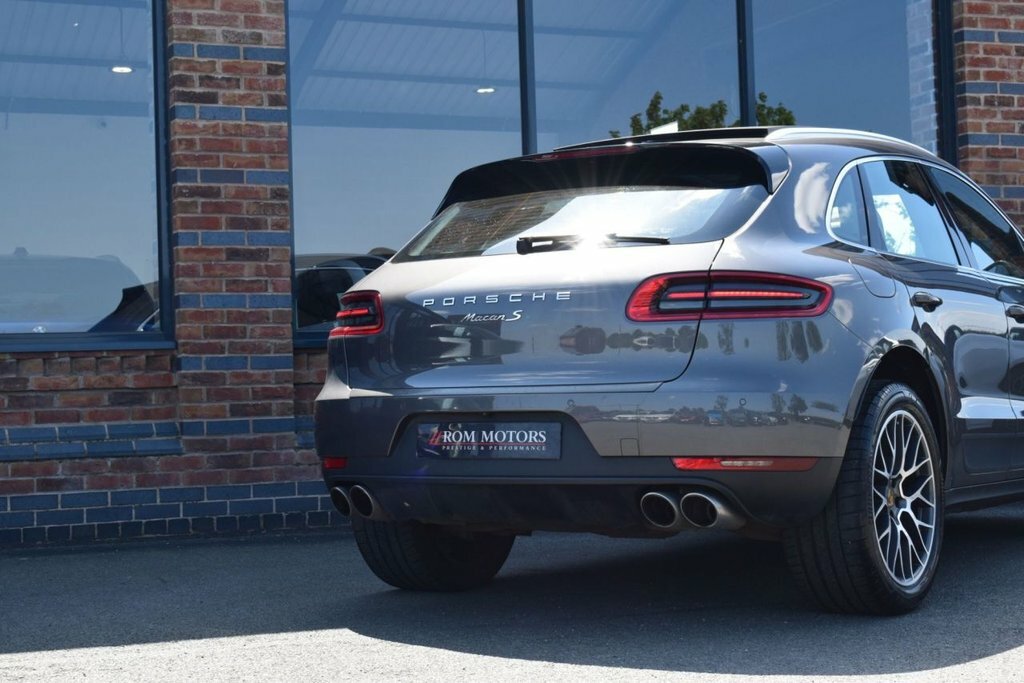 Porsche Macan Black #39