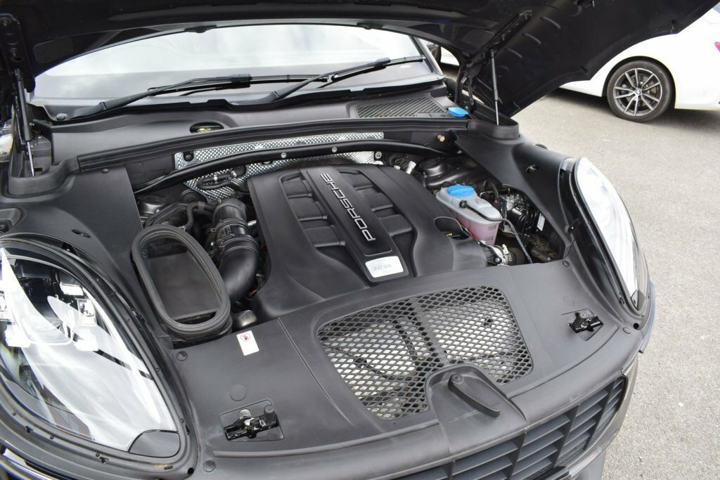 Porsche Macan Black #32