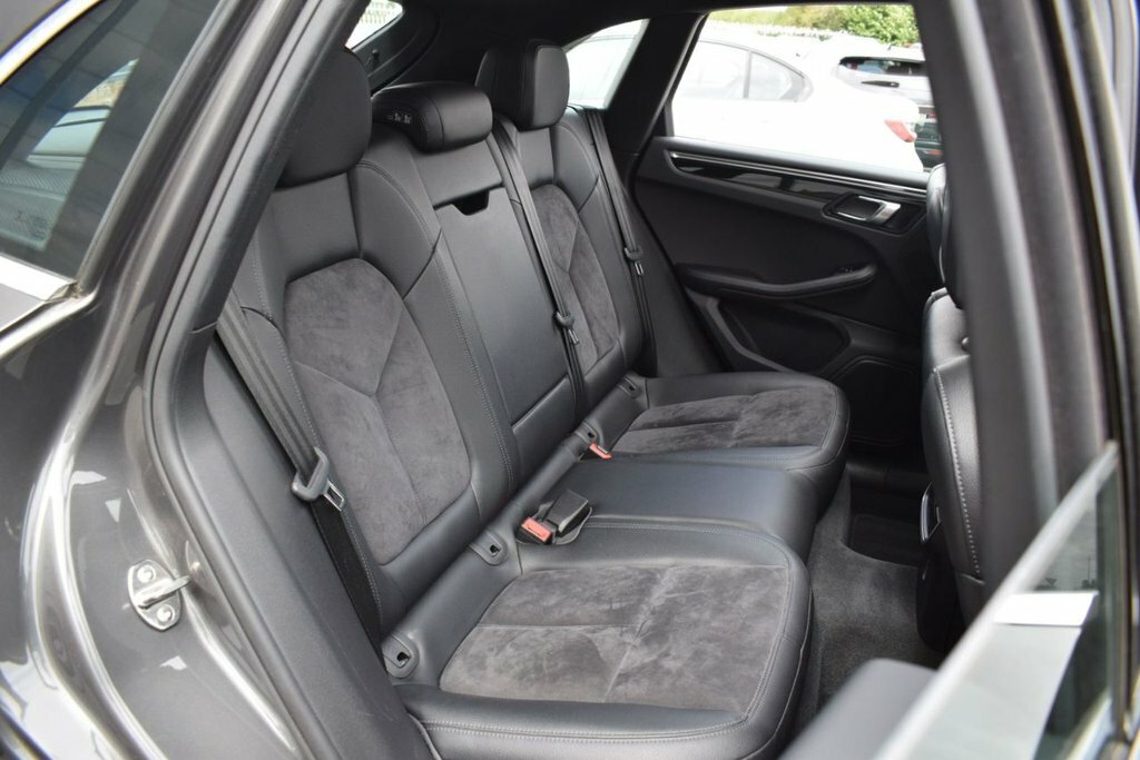 Porsche Macan Black #20