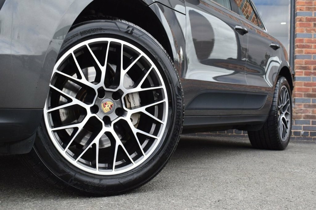 Porsche Macan Black #36