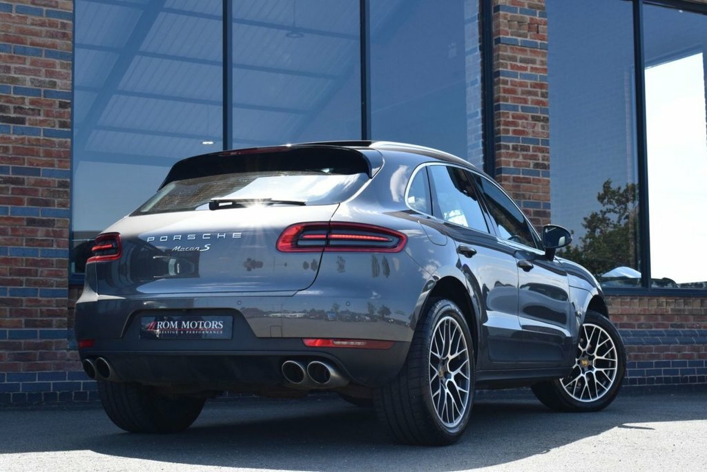 Porsche Macan Black #47