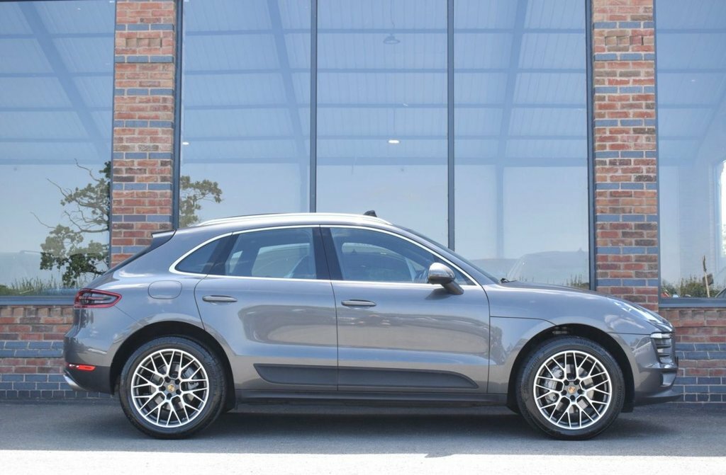 Porsche Macan Black #9