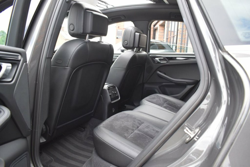 Porsche Macan Black #27