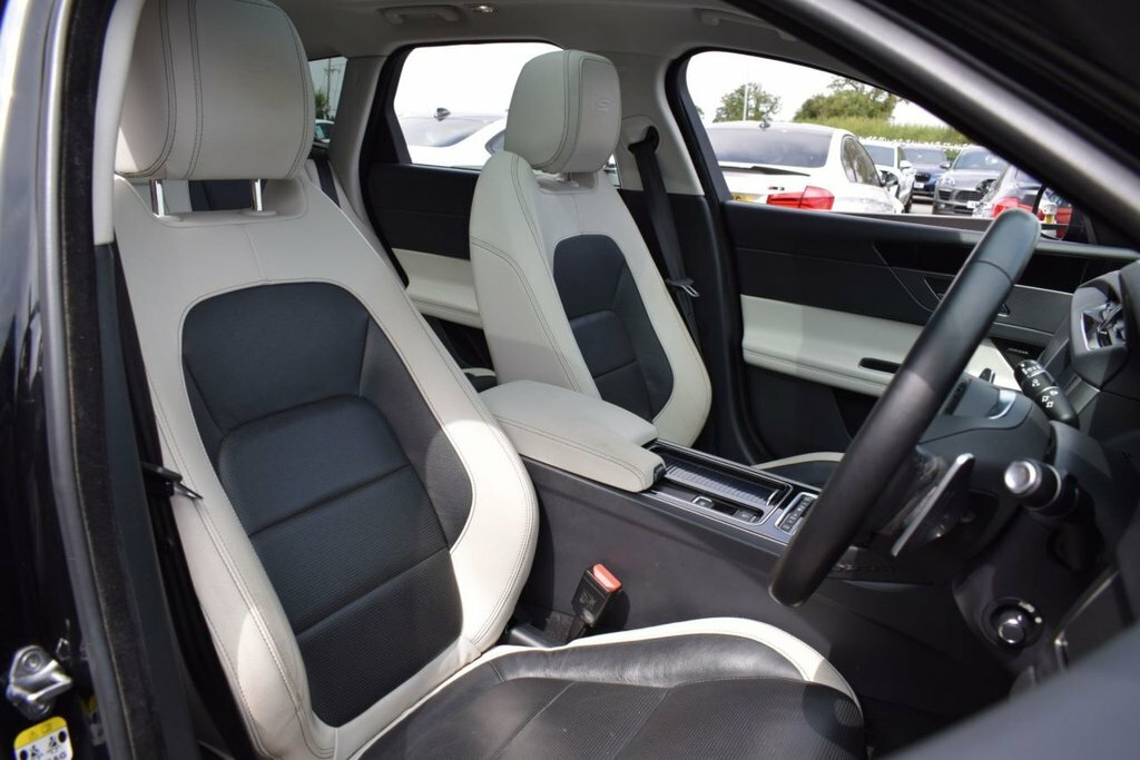 Jaguar XF D Prestige Black #12