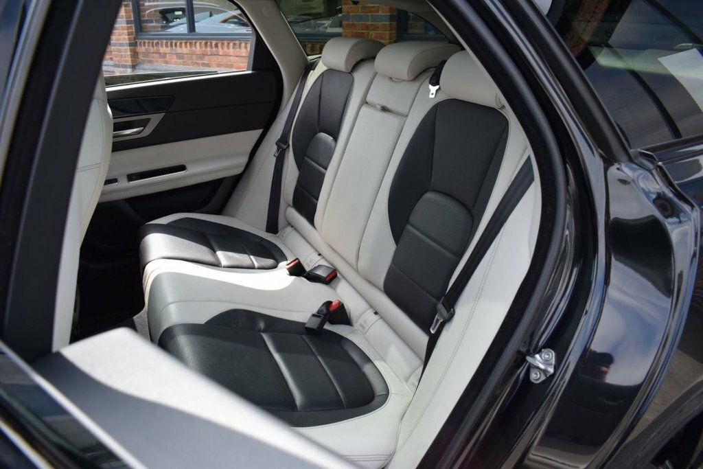 Jaguar XF D Prestige Black #26