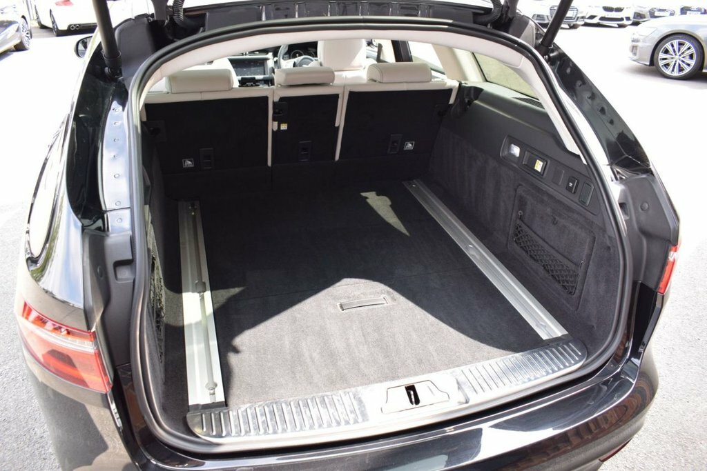 Jaguar XF D Prestige Black #24