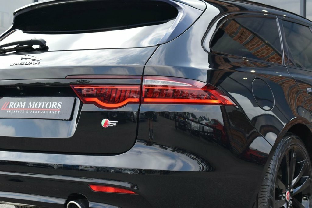 Jaguar XF D Prestige Black #42