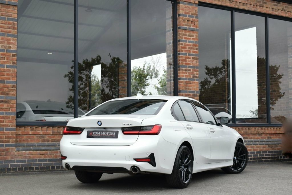 BMW 3 Series 2L Sport LM20GEJ White #2