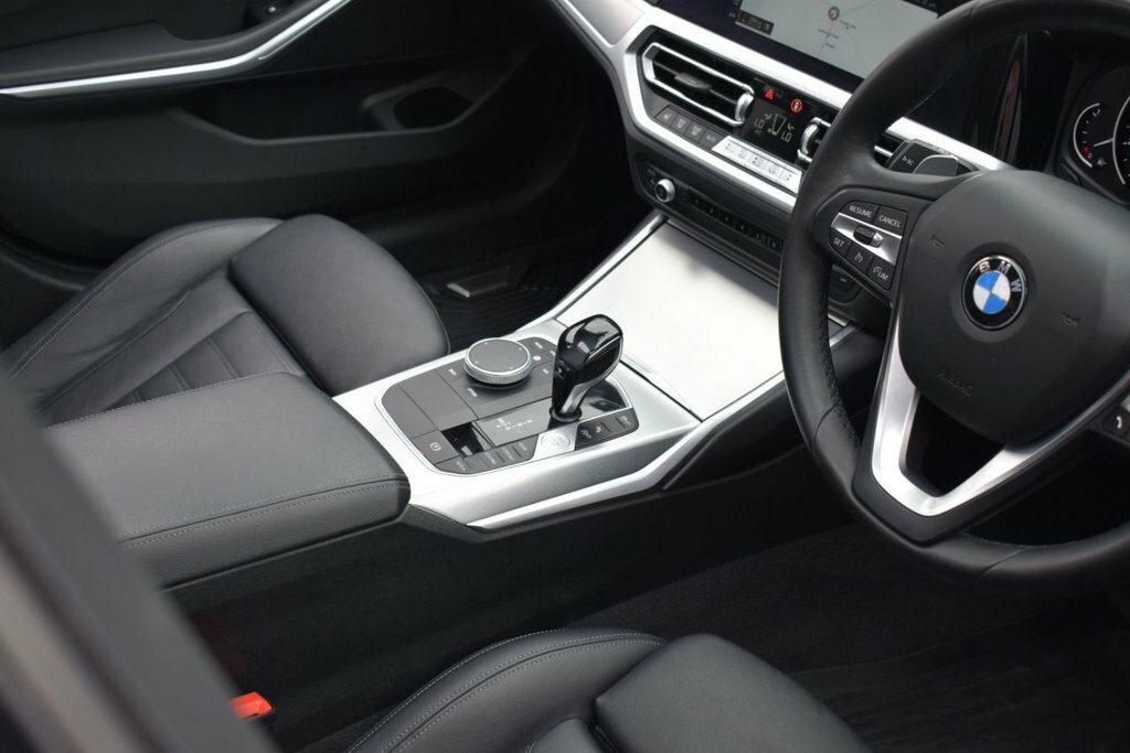 BMW 3 Series 2L Sport LM20GEJ White #6