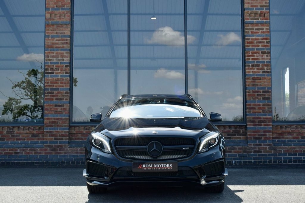 Mercedes-Benz GLA Class 2L Amg Black #4