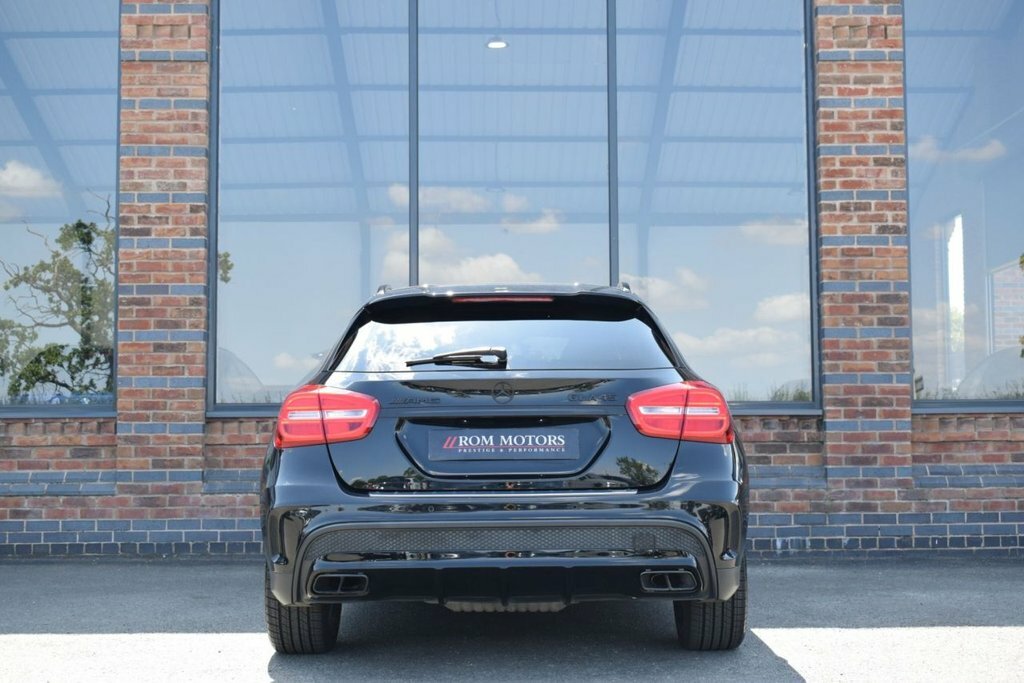 Mercedes-Benz GLA Class 2L Amg Black #6