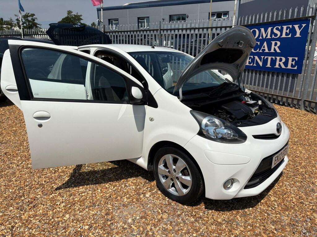 Toyota Aygo Vvt-i Go 67 White #13
