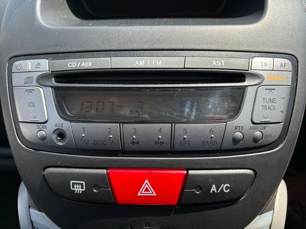 Toyota Aygo Vvt-i Go 67 White #36