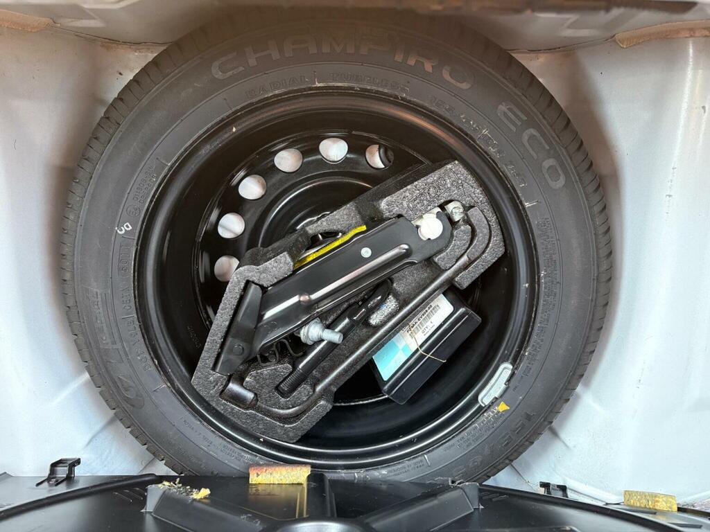 Toyota Aygo Vvt-i Go 67 White #18