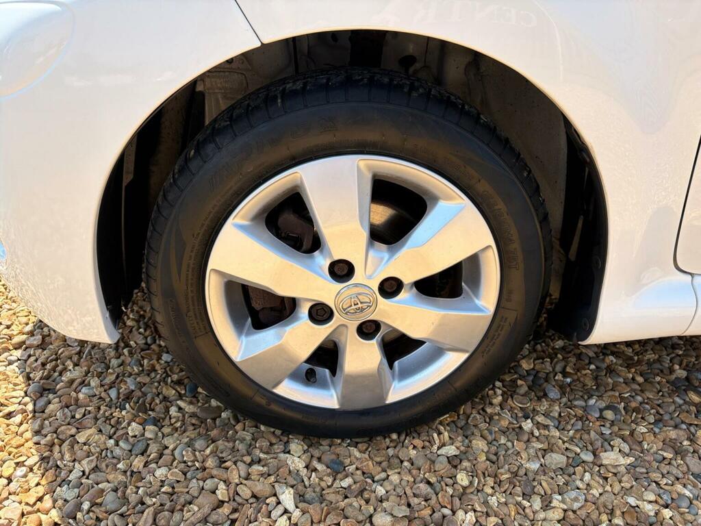 Toyota Aygo Vvt-i Go 67 White #11