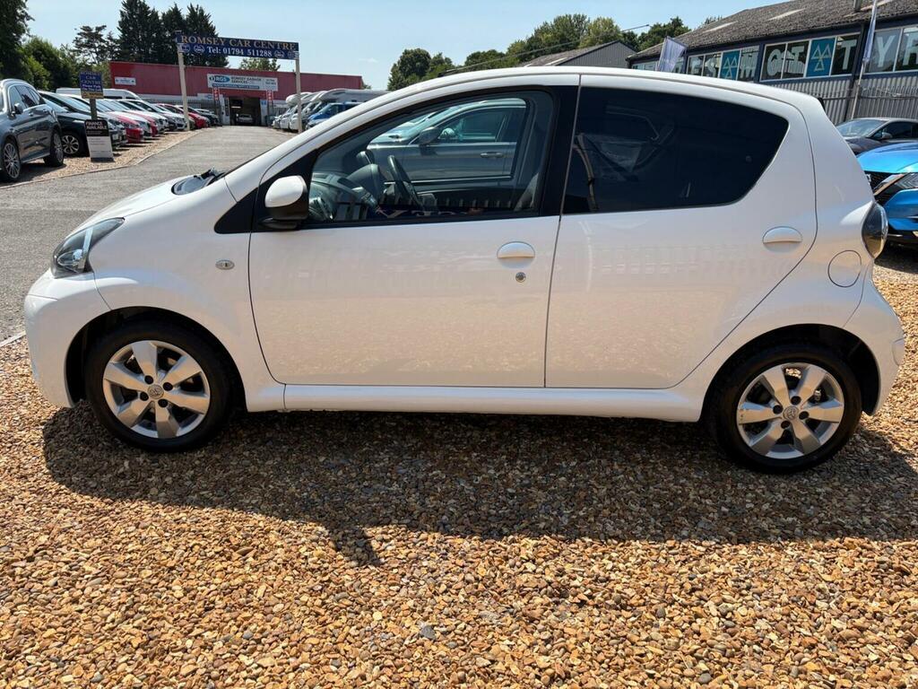 Toyota Aygo 1.0 Vvt-i Fire Euro 5 White #4