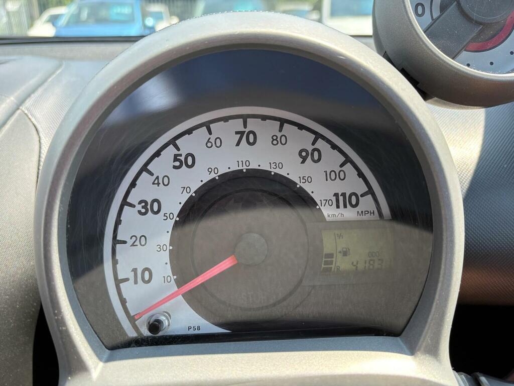 Toyota Aygo Vvt-i Go 67 White #33