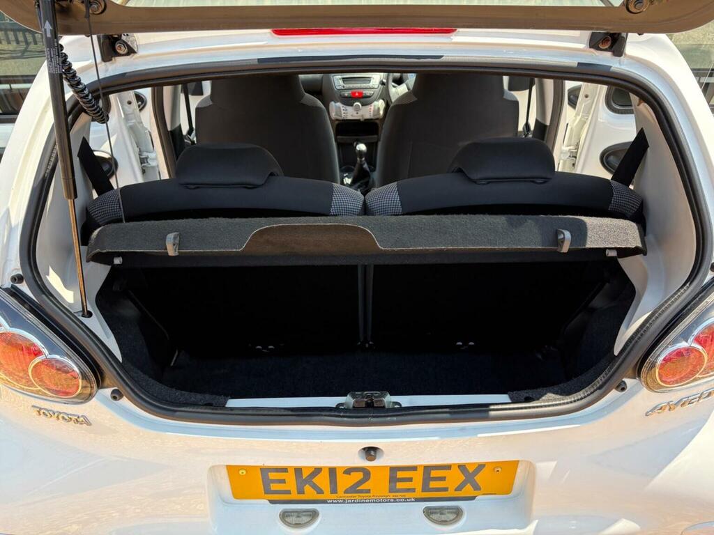 Toyota Aygo Vvt-i Go 67 White #17