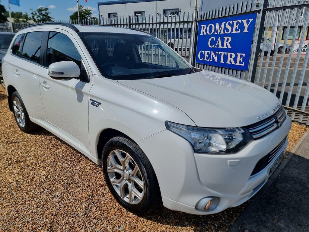 Mitsubishi Outlander 2.0H 12Kwh Gx4hs Cvt 4Wd Euro 5 Ss White