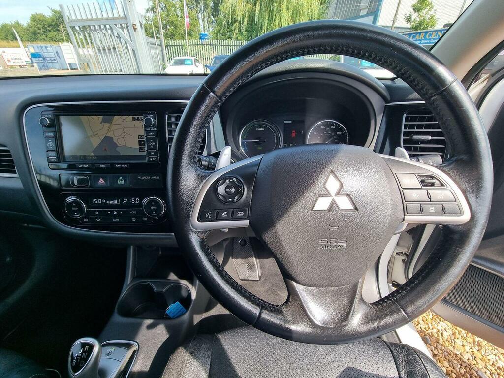 Mitsubishi Outlander 2.0H 12Kwh Gx4hs Suv Plug-in Hybrid Cvt White #35