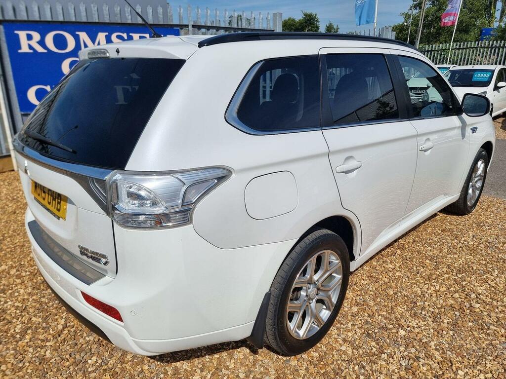 Mitsubishi Outlander 2.0H 12Kwh Gx4hs Suv Plug-in Hybrid Cvt White #7