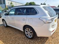Mitsubishi Outlander 2.0H 12Kwh Gx4hs Suv Plug-in Hybrid Cvt White #42