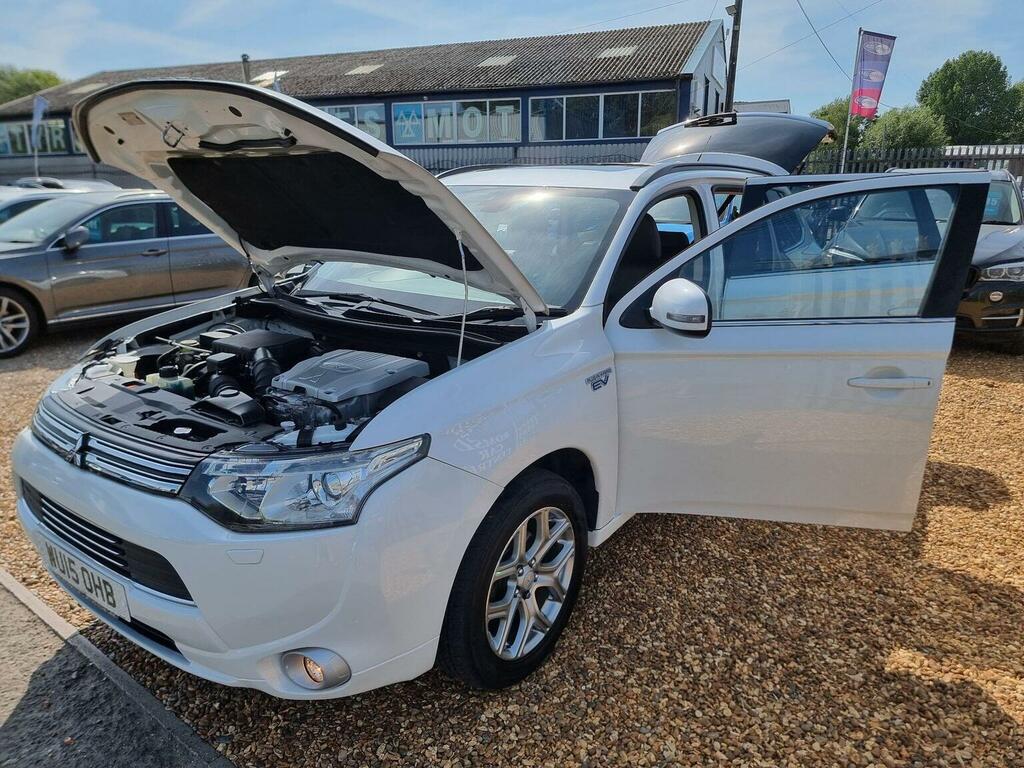 Mitsubishi Outlander 2.0H 12Kwh Gx4hs Suv Plug-in Hybrid Cvt White #12