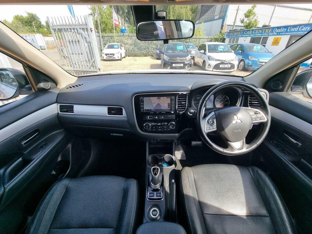 Mitsubishi Outlander 2.0H 12Kwh Gx4hs Suv Plug-in Hybrid Cvt White #33