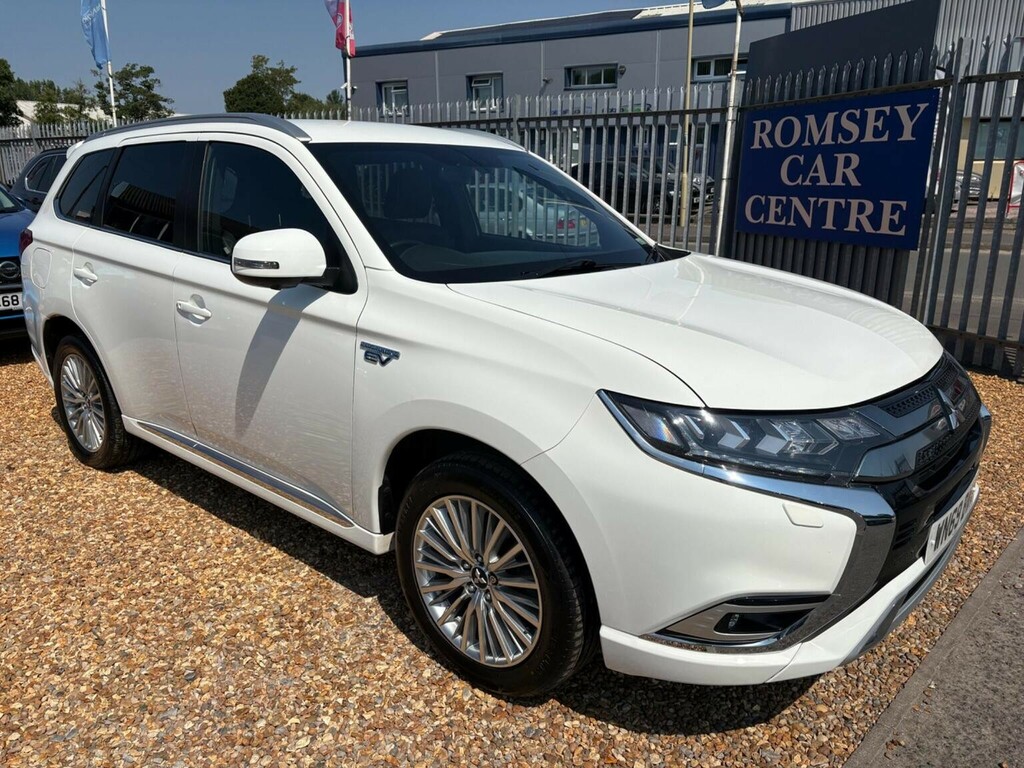 Mitsubishi Outlander 2.4H Twinmotor 13.8Kwh 4H Cvt 4Wd Euro 6 Ss White
