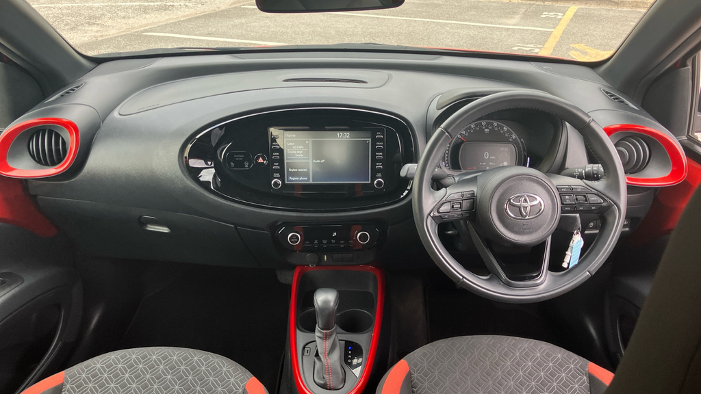 Toyota Aygo X 1.0 Vvt-i Edge X-shift Eur FG73AUA Red #6